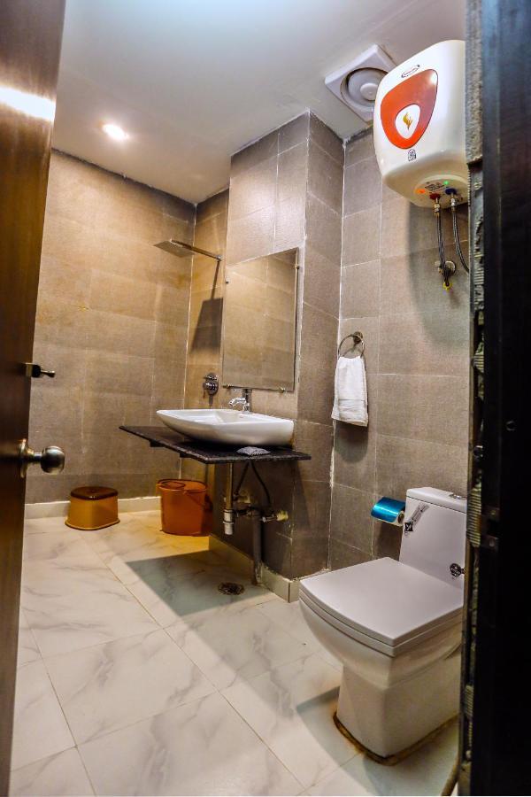 Airport Hotel Tashree Νέο Δελχί Εξωτερικό φωτογραφία