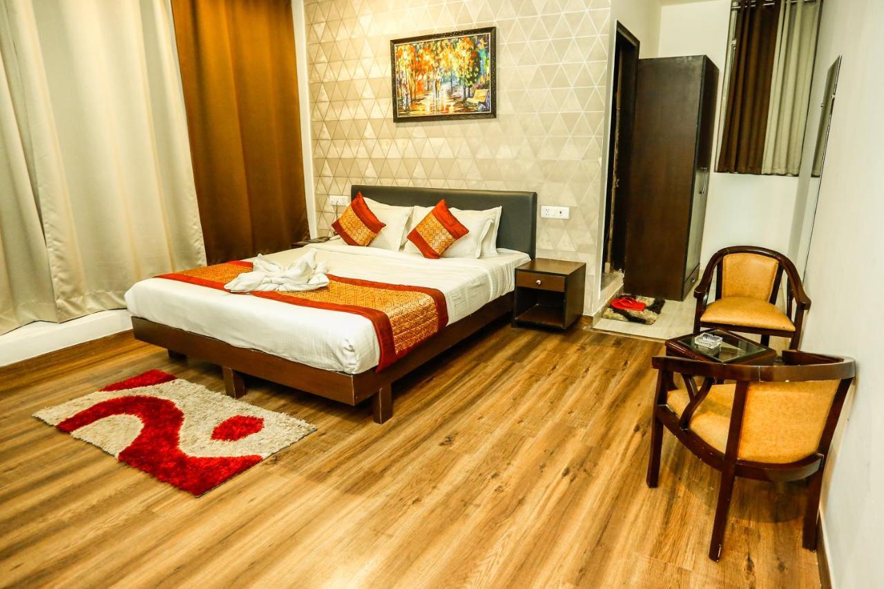 Airport Hotel Tashree Νέο Δελχί Εξωτερικό φωτογραφία
