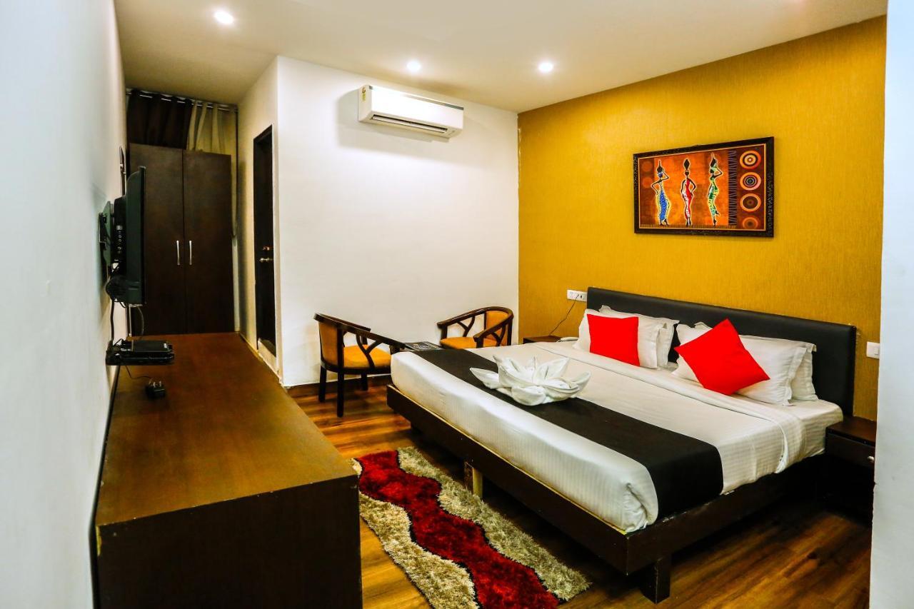 Airport Hotel Tashree Νέο Δελχί Εξωτερικό φωτογραφία