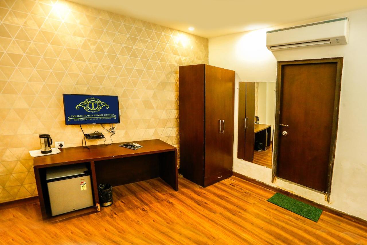 Airport Hotel Tashree Νέο Δελχί Εξωτερικό φωτογραφία