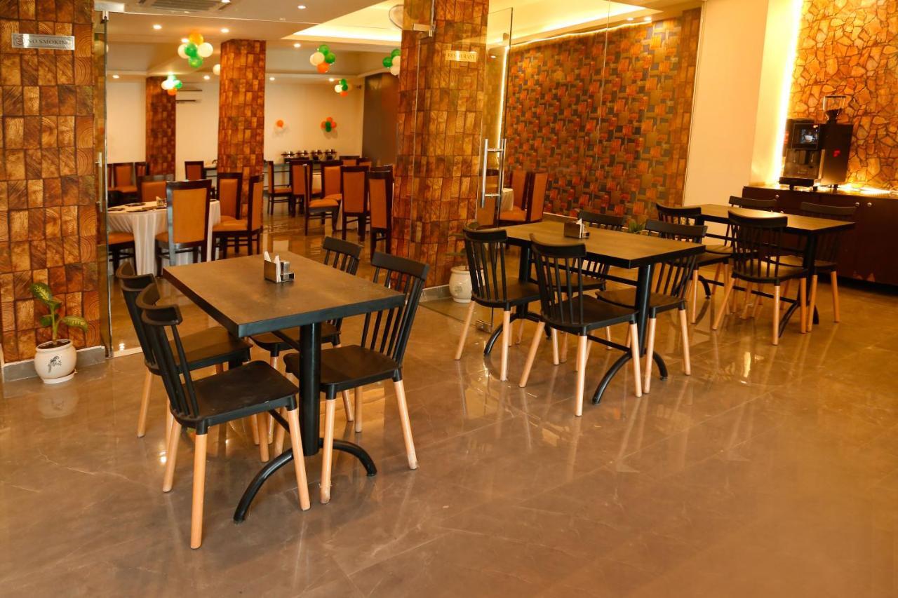 Airport Hotel Tashree Νέο Δελχί Εξωτερικό φωτογραφία