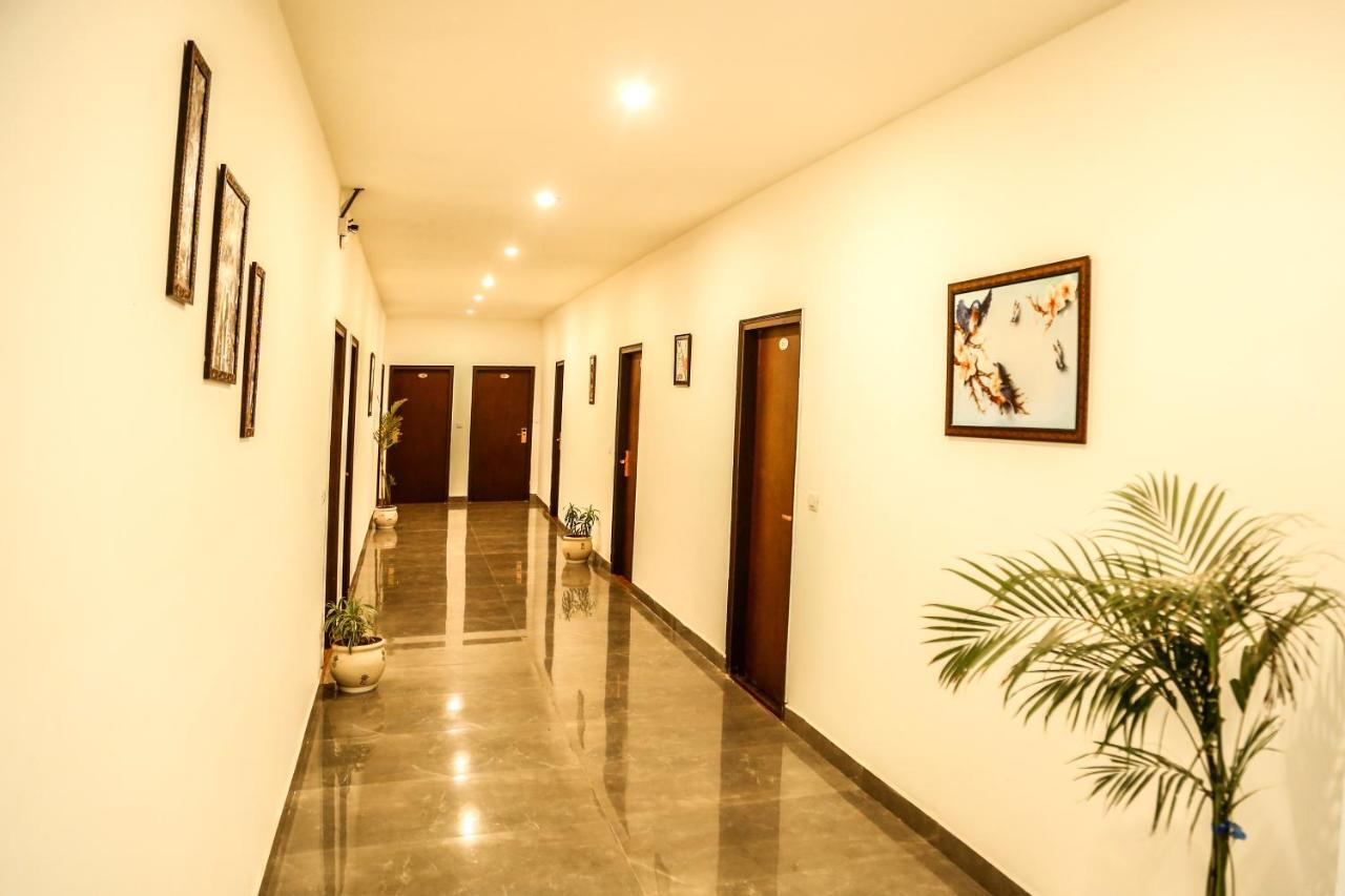 Airport Hotel Tashree Νέο Δελχί Εξωτερικό φωτογραφία